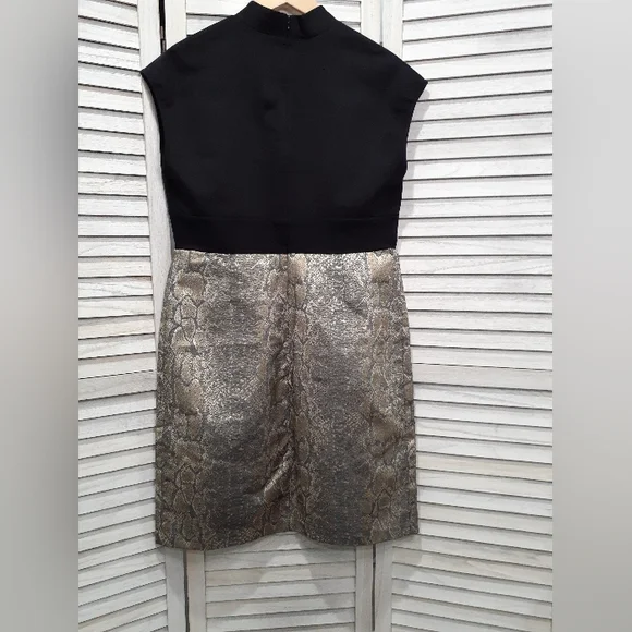 Isda and Co Two Tone Black and Snake Print Sleeve less V-Neck Midi Dress - Picture 2 of 7